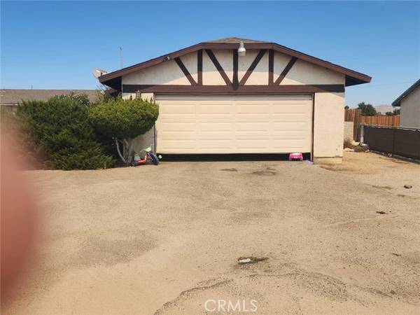 21194 Laguna Road, Apple Valley, CA 92308