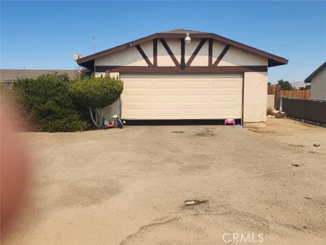 21194 Laguna Road, Apple Valley, CA 92308