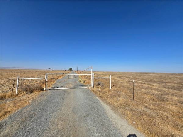 12877 Corcoran, Wasco, CA 93280