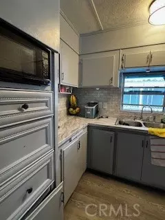 Tustin, CA 92780,124 S De Soto