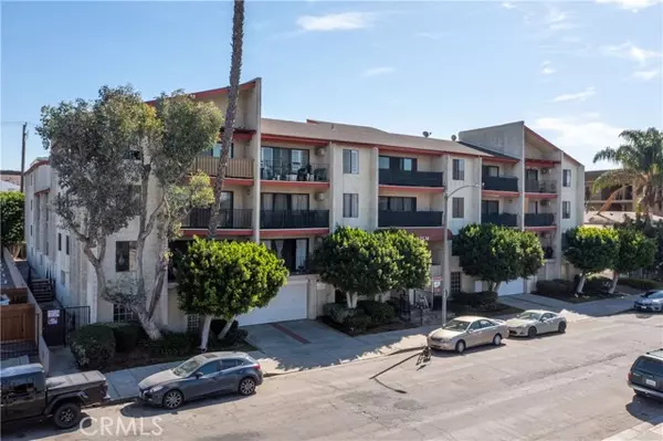 3530 Elm Avenue #112, Long Beach, CA 90807