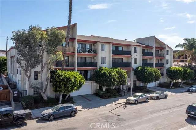 Long Beach, CA 90807,3530 Elm Avenue #112