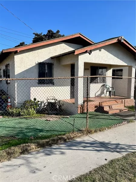 5746 Holmes Avenue, Los Angeles, CA 90058