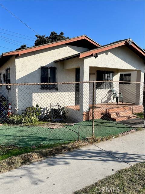 5746 Holmes Avenue, Los Angeles, CA 90058