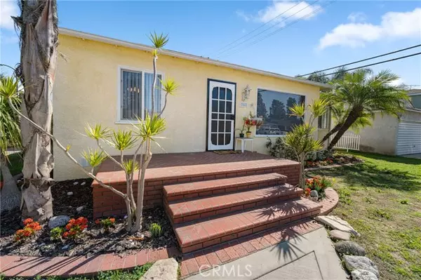 3568 Roxanne Avenue, Long Beach, CA 90808