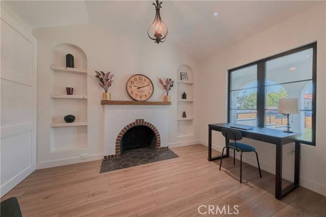 Los Angeles, CA 90039,3448 Ferncroft Road