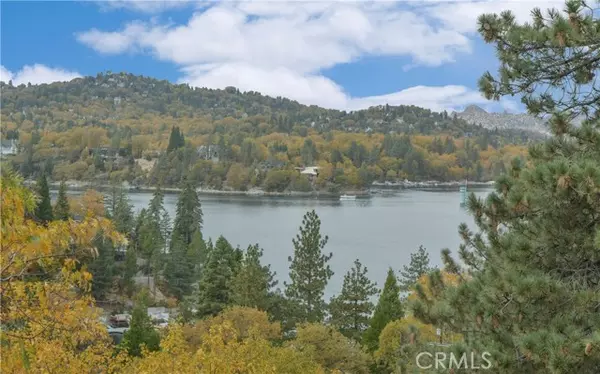 394 Emerald Dr. (aka 393 St Hwy 173), Lake Arrowhead, CA 92352