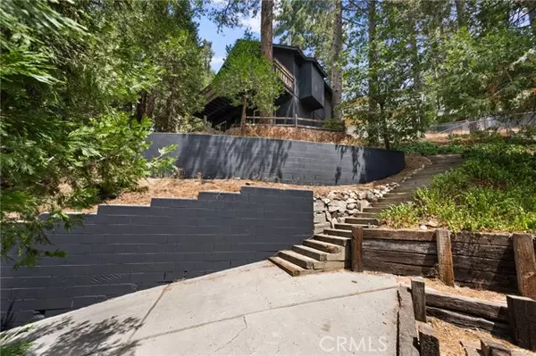 26287 Lake Forest Drive, Twin Peaks, CA 92391