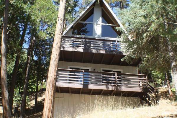 155 Birchwood Drive, Lake Arrowhead, CA 92352