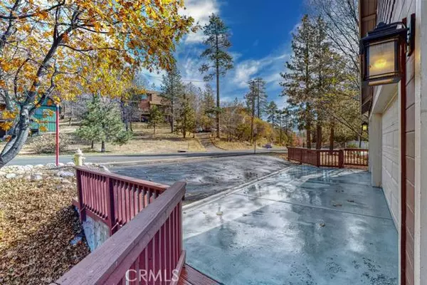 1216 Golden Rule Lane, Lake Arrowhead, CA 92352