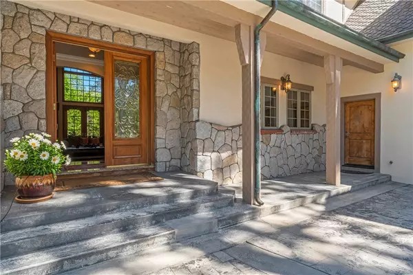 104 Cedar Ridge Drive, Lake Arrowhead, CA 92352