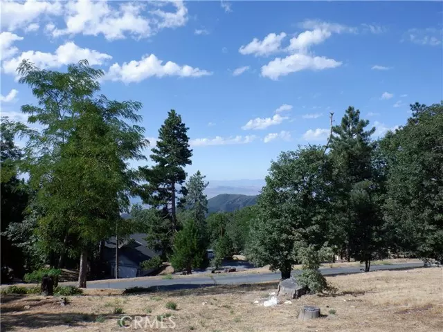 12 Ponderosa, Running Springs, CA 92382