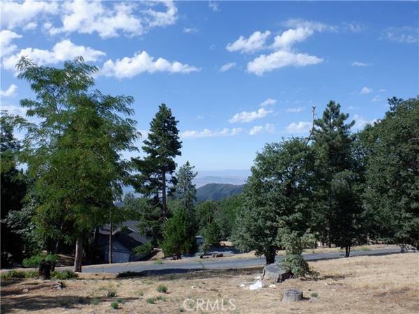 12 Ponderosa, Running Springs, CA 92382