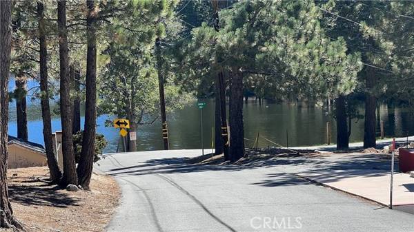 Green Valley Lake, CA 92341,33004 Spruce Drive