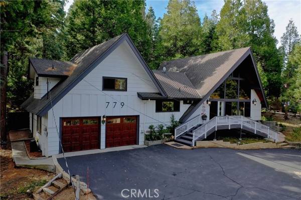 779 Grass Valley Road, Lake Arrowhead, CA 92352