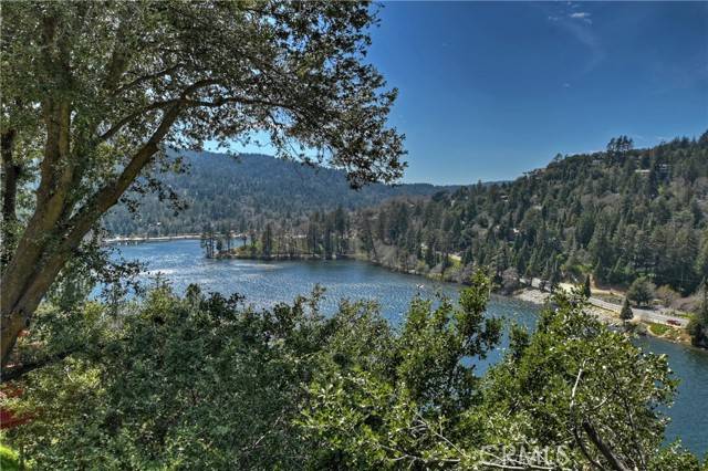 372 Delle Drive, Crestline, CA 92325