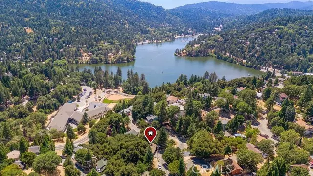 460 Delle Drive, Crestline, CA 92325