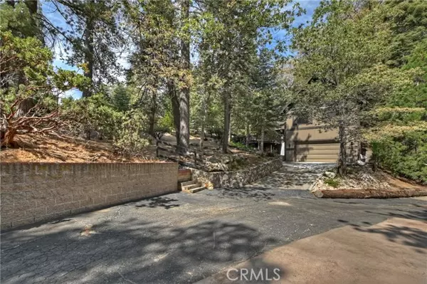 Lake Arrowhead, CA 92352,26146 Circle Drive