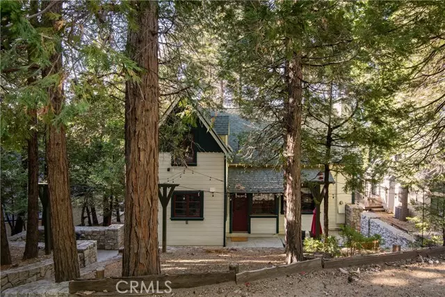 27675 Lakes Edge Road, Lake Arrowhead, CA 92352