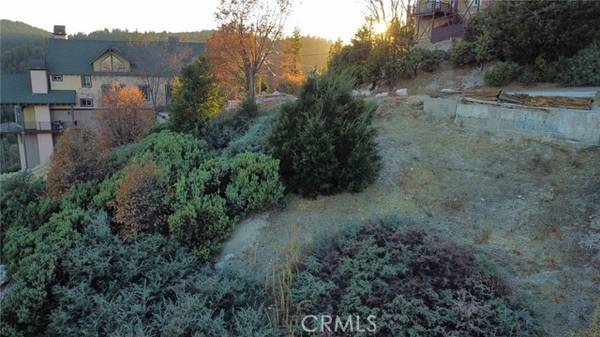 935 Sonoma, Lake Arrowhead, CA 92352