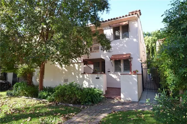 209 S Arnaz Drive, Beverly Hills, CA 90211