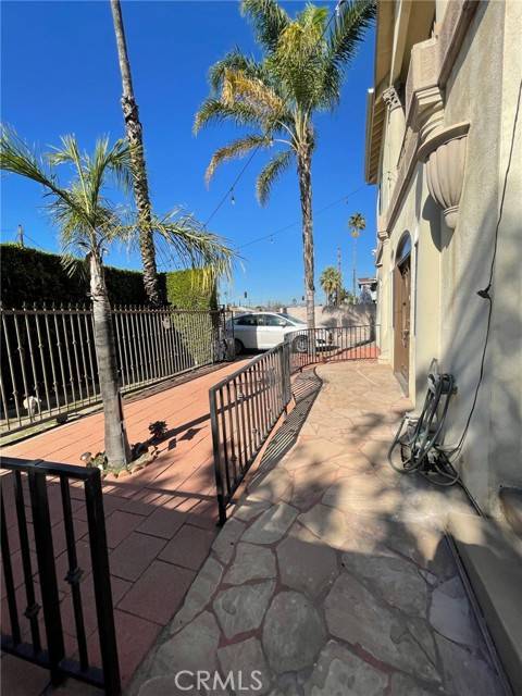 5742 Vineland Avenue #1, 2, & 3, North Hollywood, CA 91601