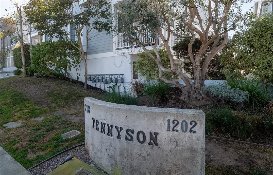 Manhattan Beach, CA 90266,1202 Tennyson Street #8