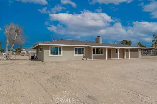 18300 Hiawatha Road, Apple Valley, CA 92307