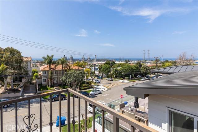 726 N Lucia Avenue #1, Redondo Beach, CA 90277