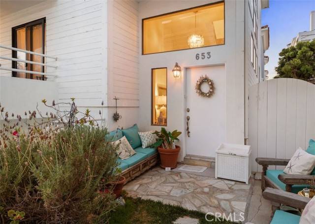 653 4th Street #2, Hermosa Beach, CA 90254