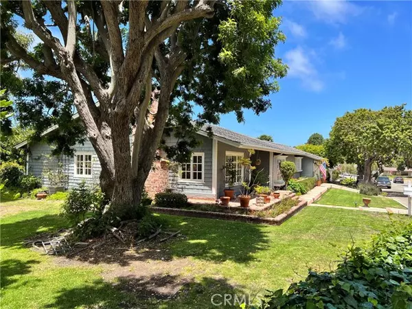 Palos Verdes Estates, CA 90274,2709 Via Rivera