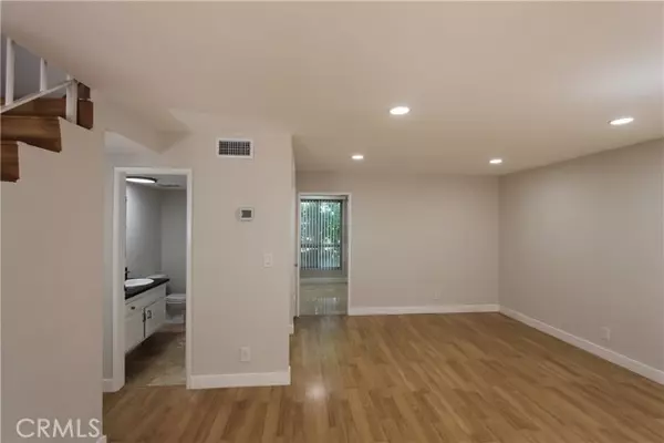 Sherman Oaks, CA 91403,5115 Kester Avenue #22