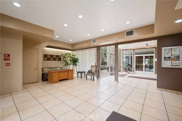 Encino, CA 91316,5325 Newcastle Avenue #143