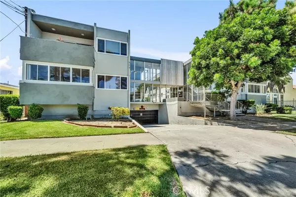 315 N Hillcrest Boulevard #13, Inglewood, CA 90301