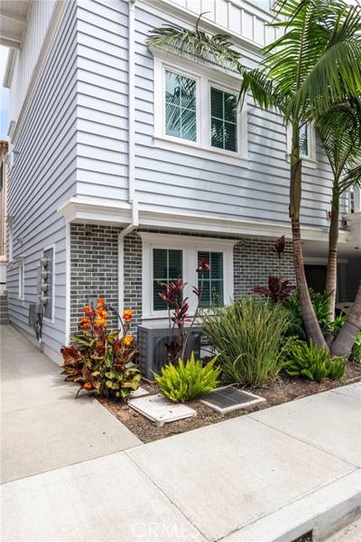 1104 Cypress Avenue, Hermosa Beach, CA 90254