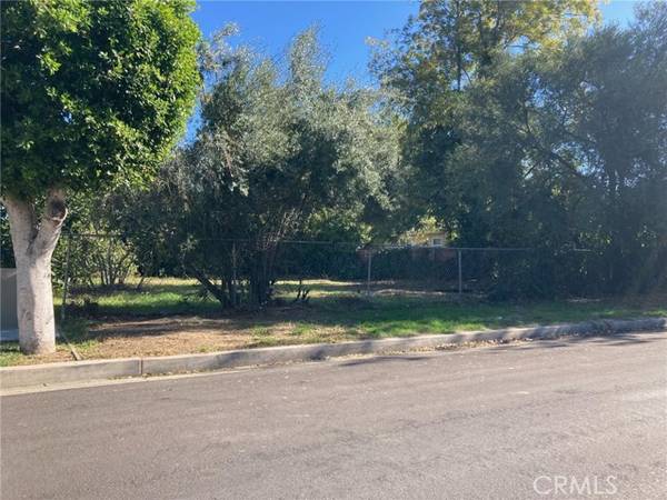 0 Newcastle, Reseda, CA 91335