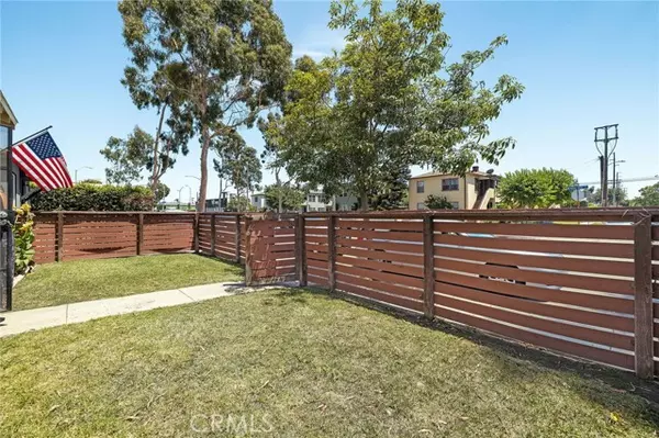 627 W Arbor Vitae Street, Inglewood, CA 90301