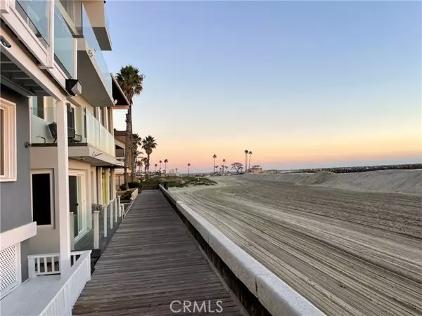 6807 E Seaside Walk, Long Beach, CA 90803