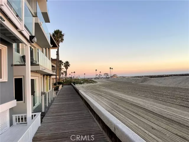 6807 E Seaside Walk, Long Beach, CA 90803