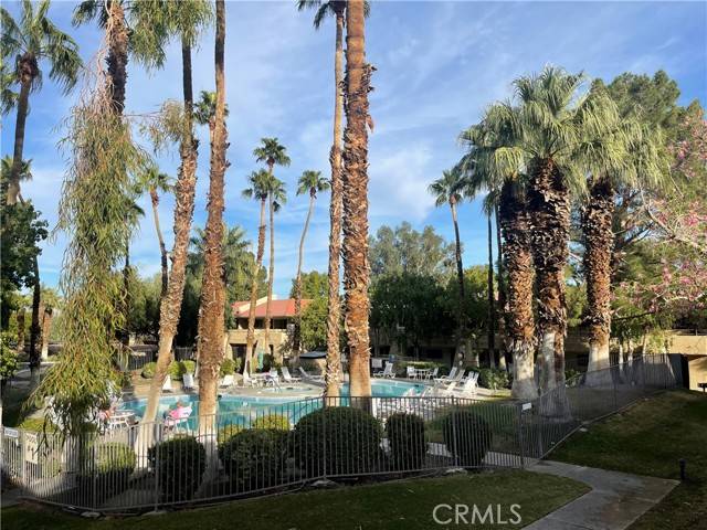 2800 E Los Felices Circle #204, Palm Springs, CA 92262