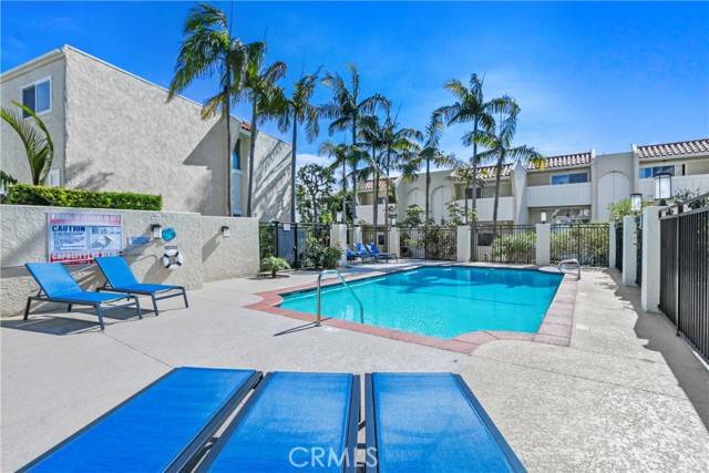 215 Valley Drive, Hermosa Beach, CA 90254