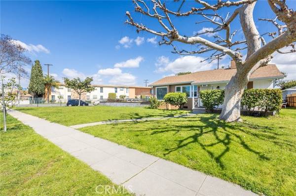 11304 Oklahoma Avenue, South Gate, CA 90280