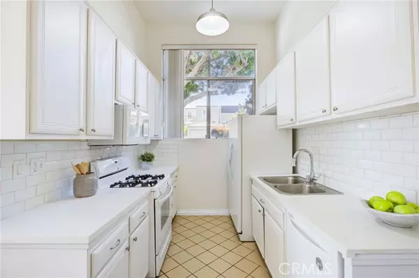 Santa Monica, CA 90404,1304 Berkeley Street #3