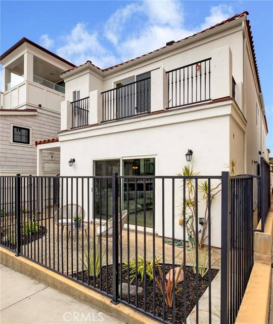 Hermosa Beach, CA 90254,339 26th Street