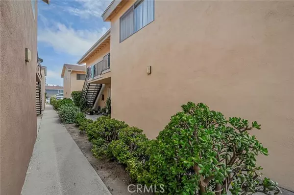 Redondo Beach, CA 90277,1235 Amethyst Street