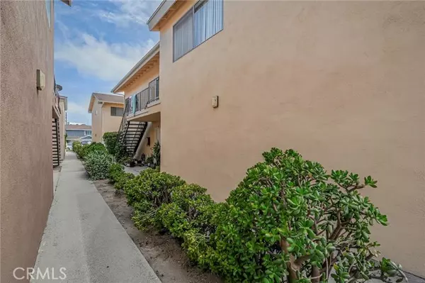 Redondo Beach, CA 90277,1235 Amethyst Street