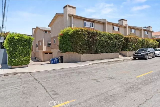 2701 Voorhees Avenue #4, Redondo Beach, CA 90278