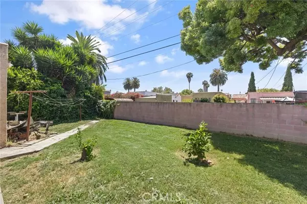 3025 West Boulevard, Los Angeles, CA 90016