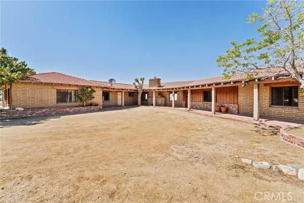 3066 Longview Road, Pearblossom, CA 93553