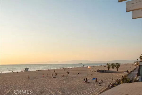 Hermosa Beach, CA 90254,2014 The Strand